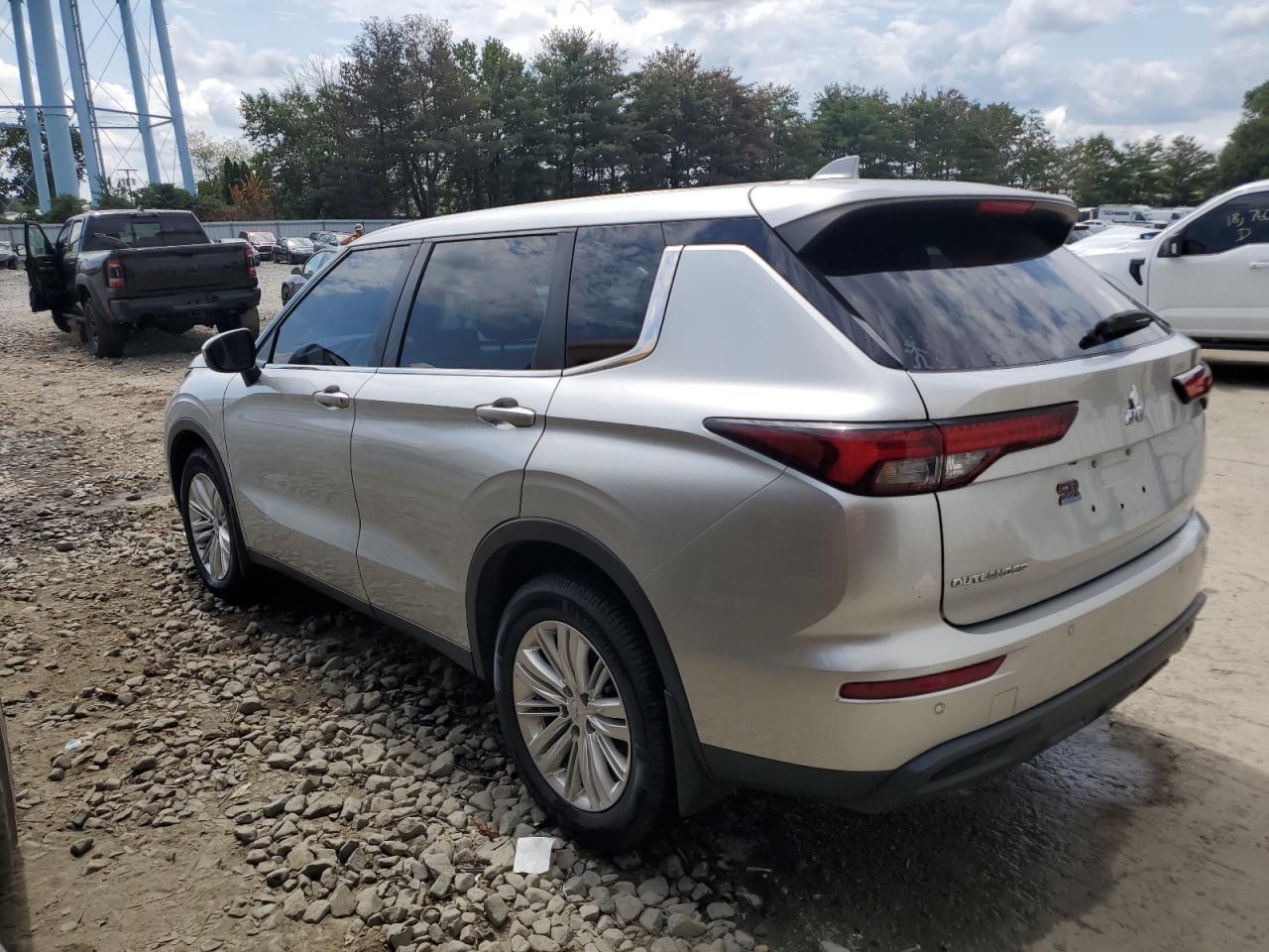 Mitsubishi Outlander Es Image 9