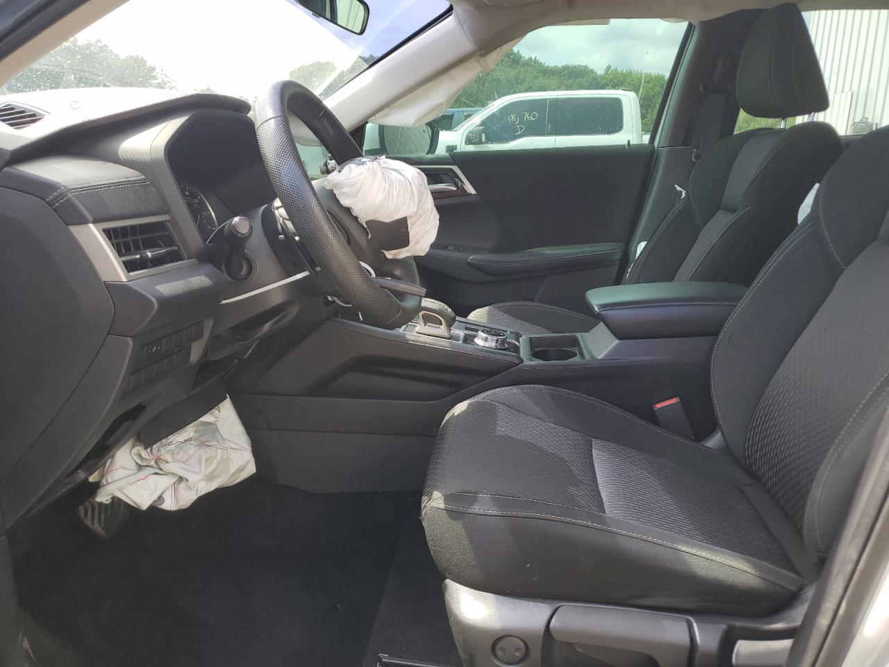 Mitsubishi Outlander Es Image 11