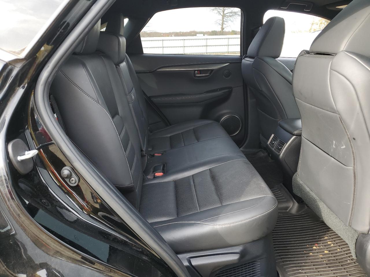 Lexus NX 300 Base Image 7