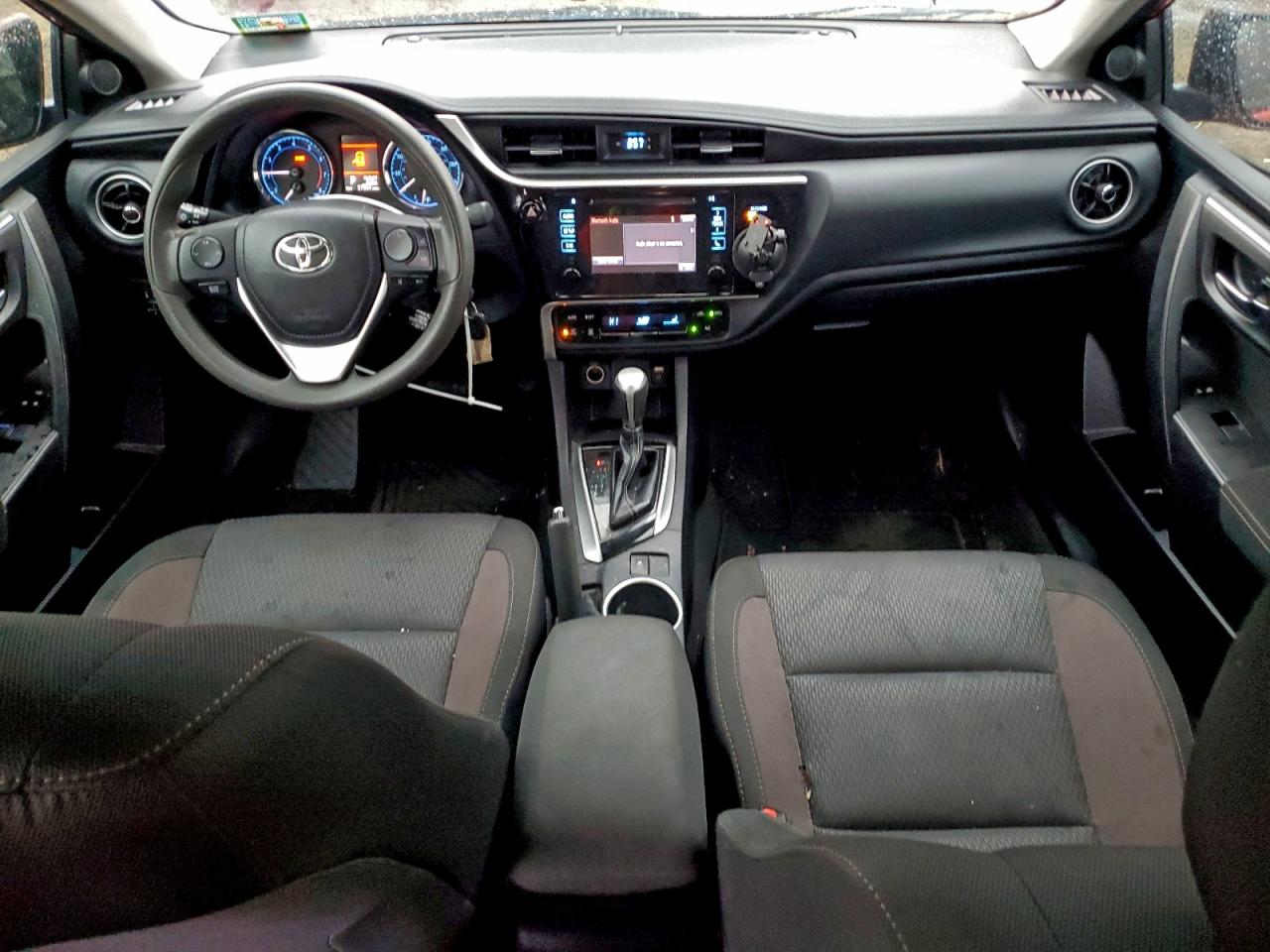 Toyota Corolla L Image 5