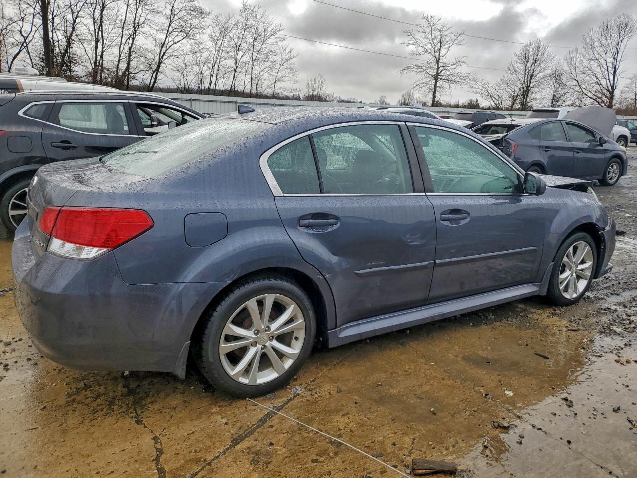 Subaru Legacy 2.5i Limited Image 2