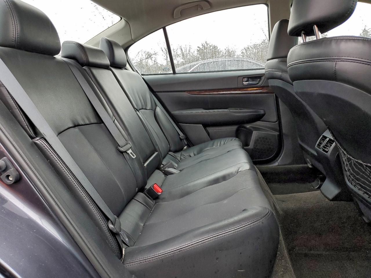 Subaru Legacy 2.5i Limited Image 7