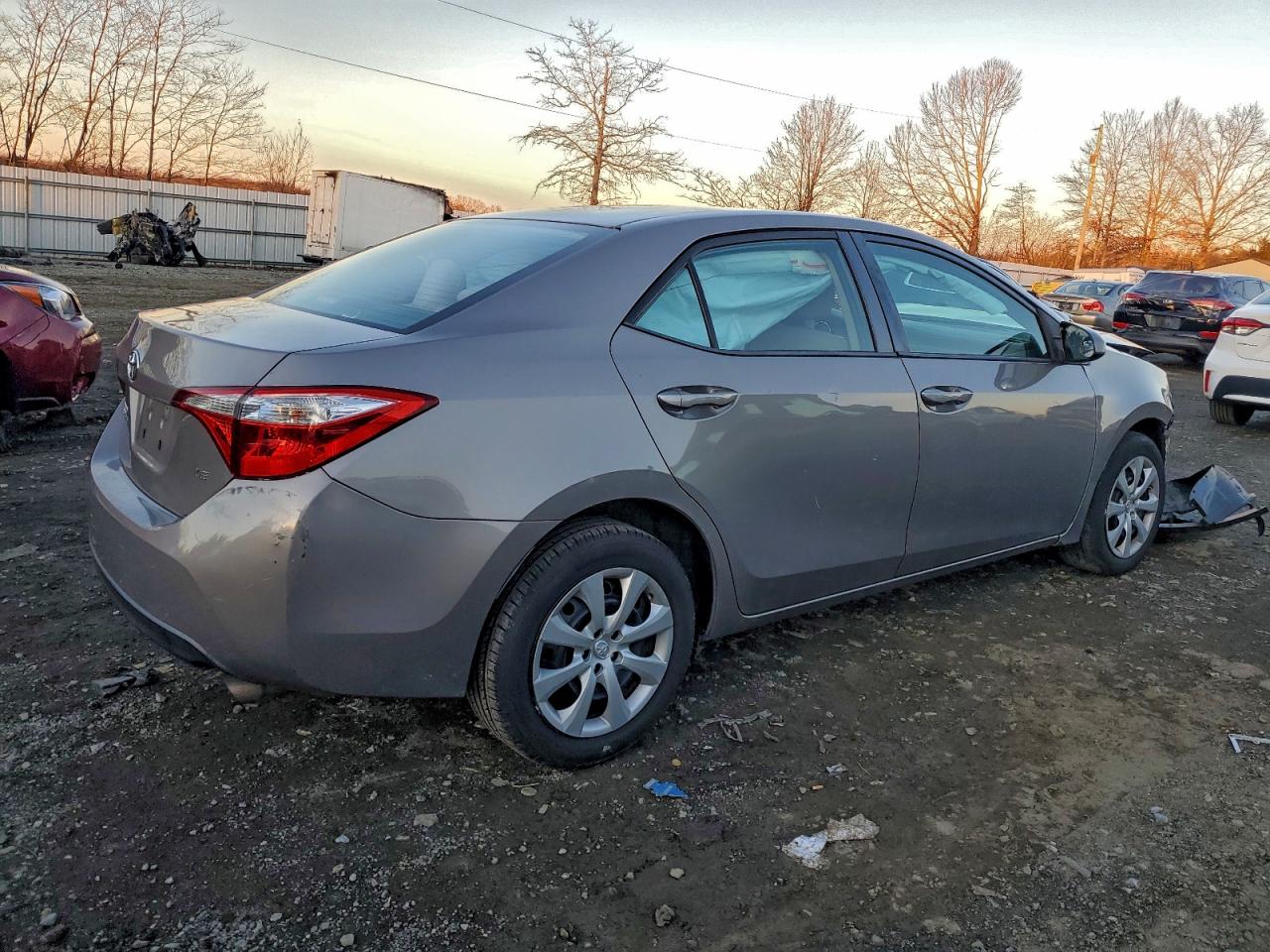 Toyota Corolla L Image 3