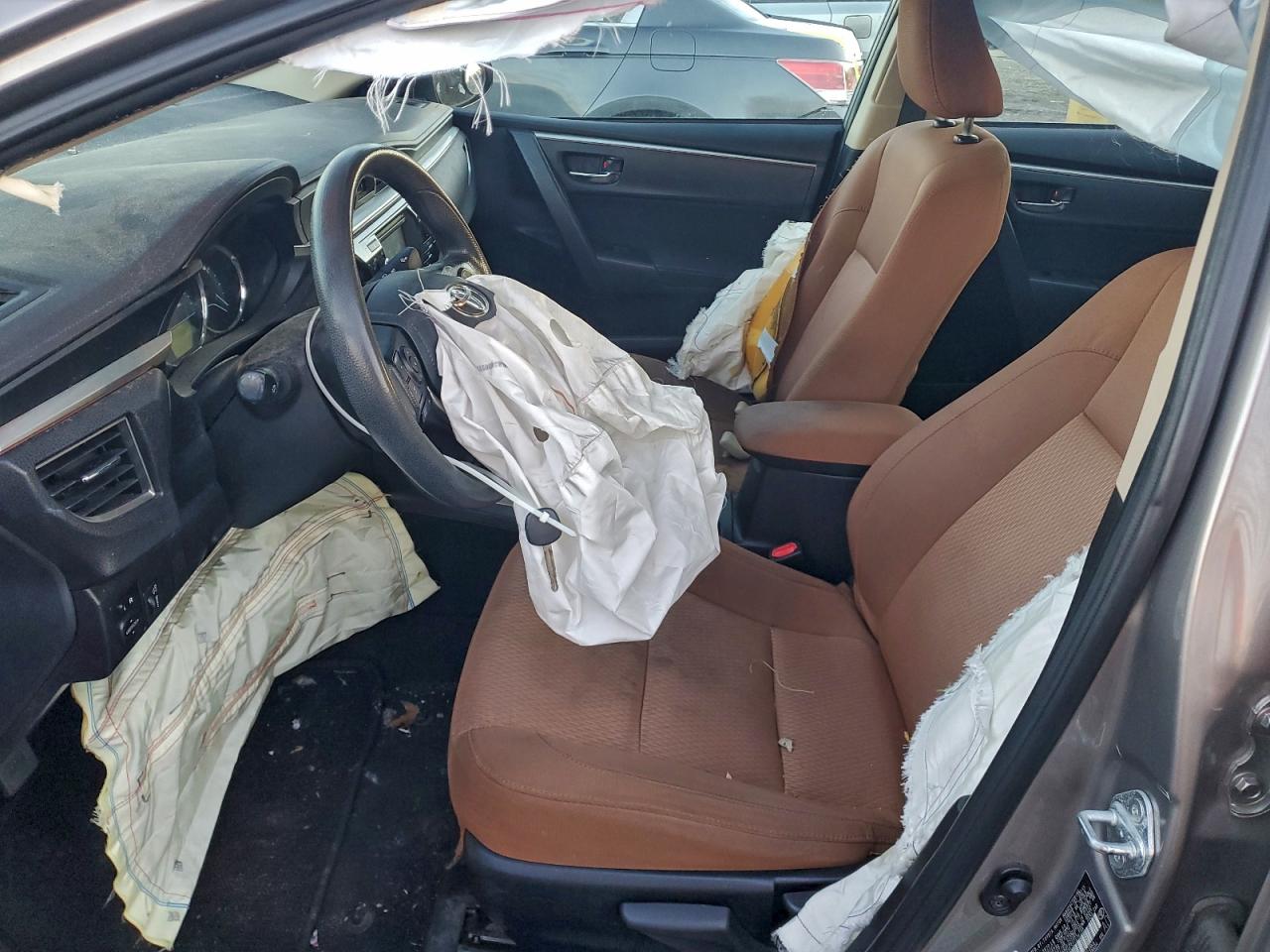 Toyota Corolla L Image 2