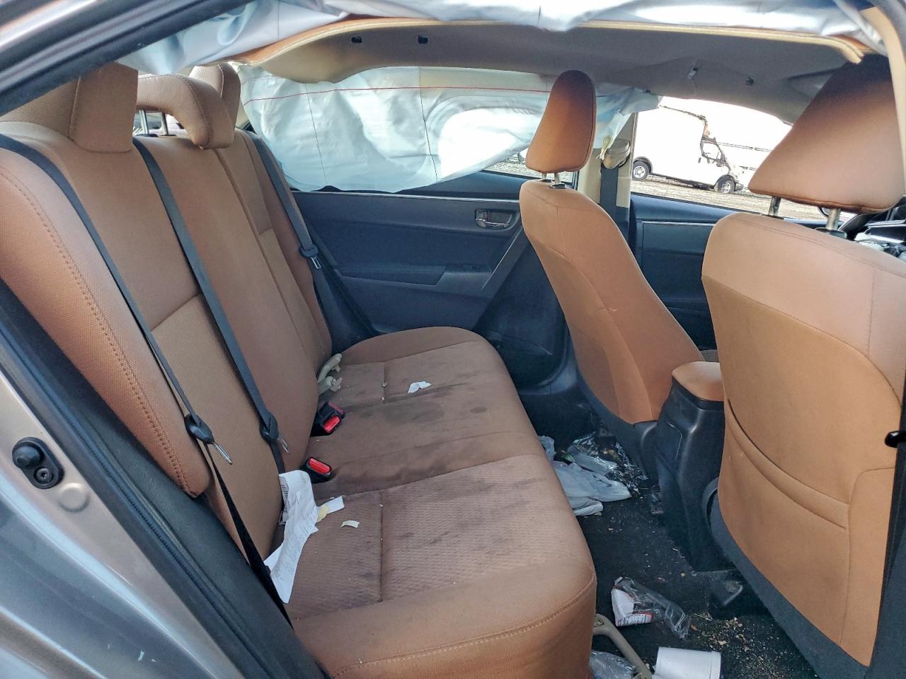 Toyota Corolla L Image 8