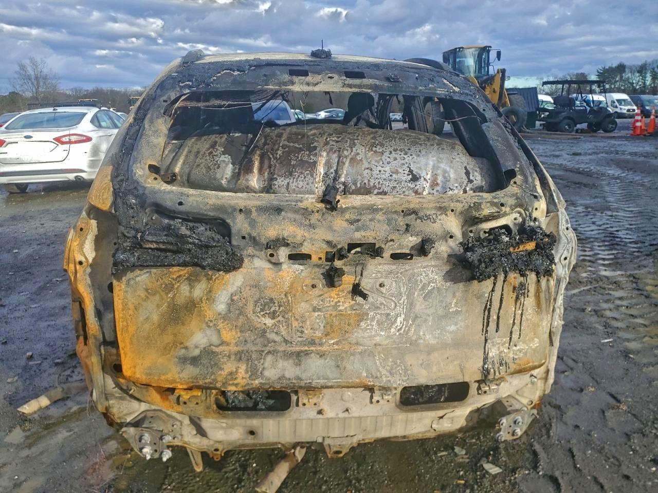 Lexus NX 300 Base Image 9