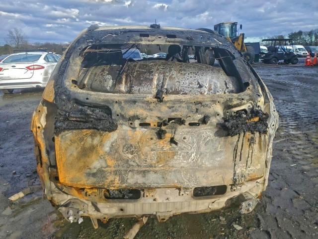 Lexus NX 300 Base Image 9