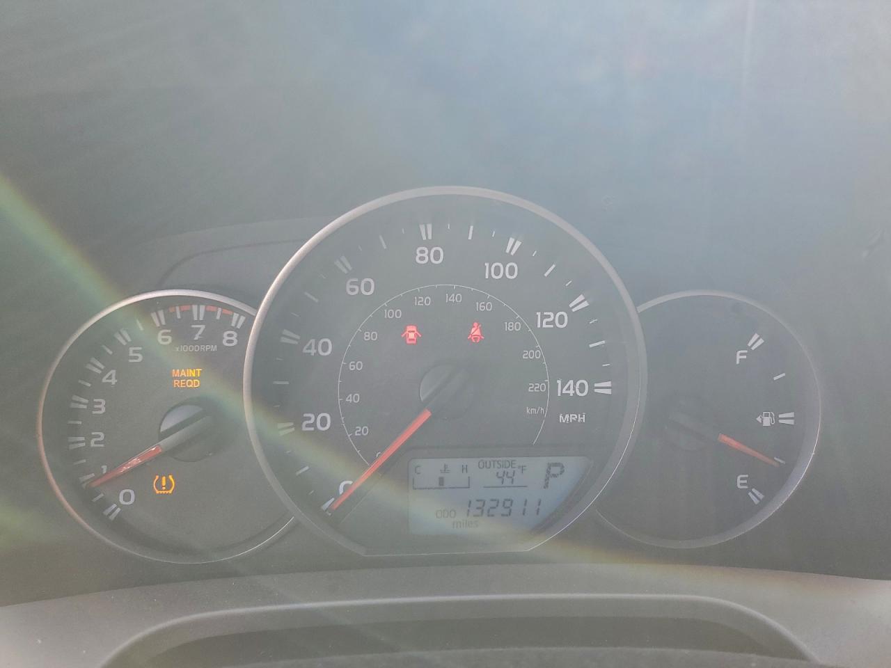 Toyota RAV4 Le Image 8