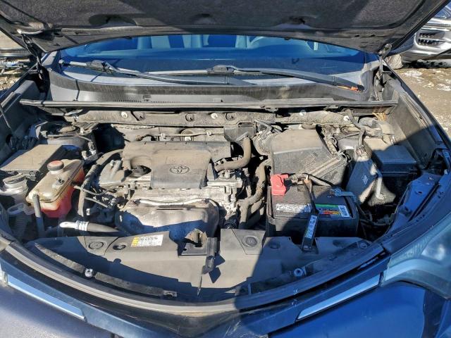 Toyota RAV4 Le Image 6