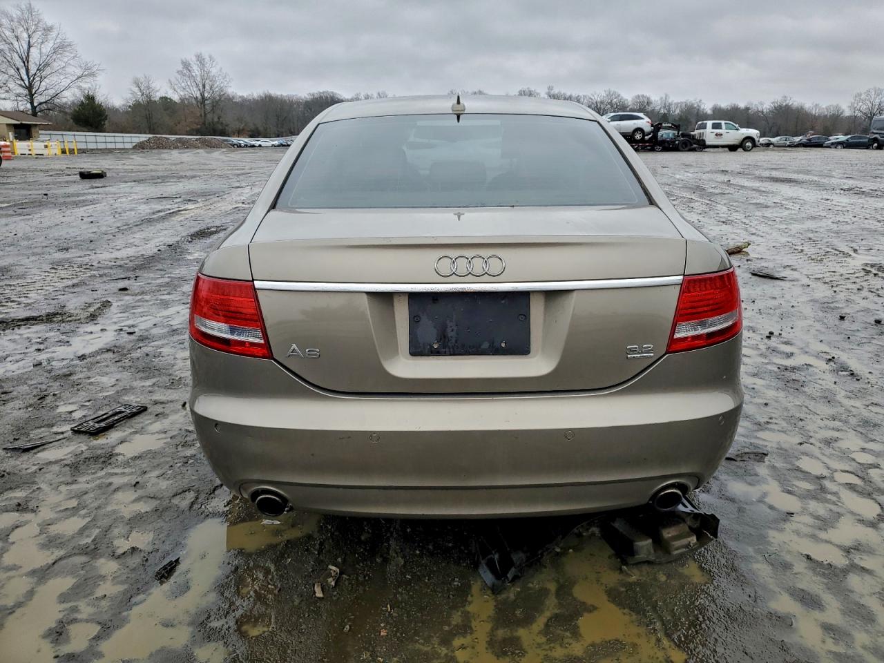 Audi A6 3.2 Quattro Image 2