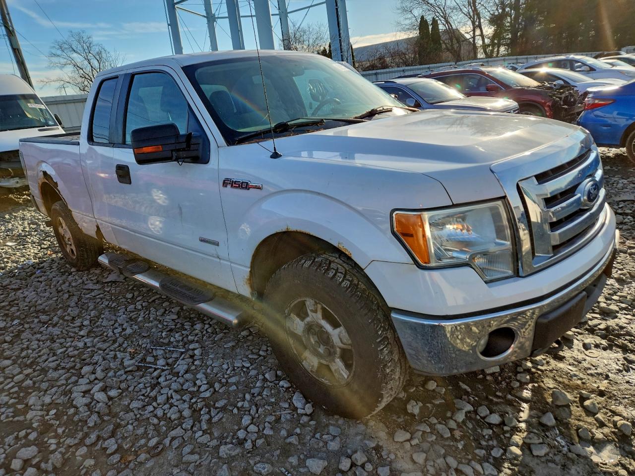 Ford F-150 Super Cab Image 2