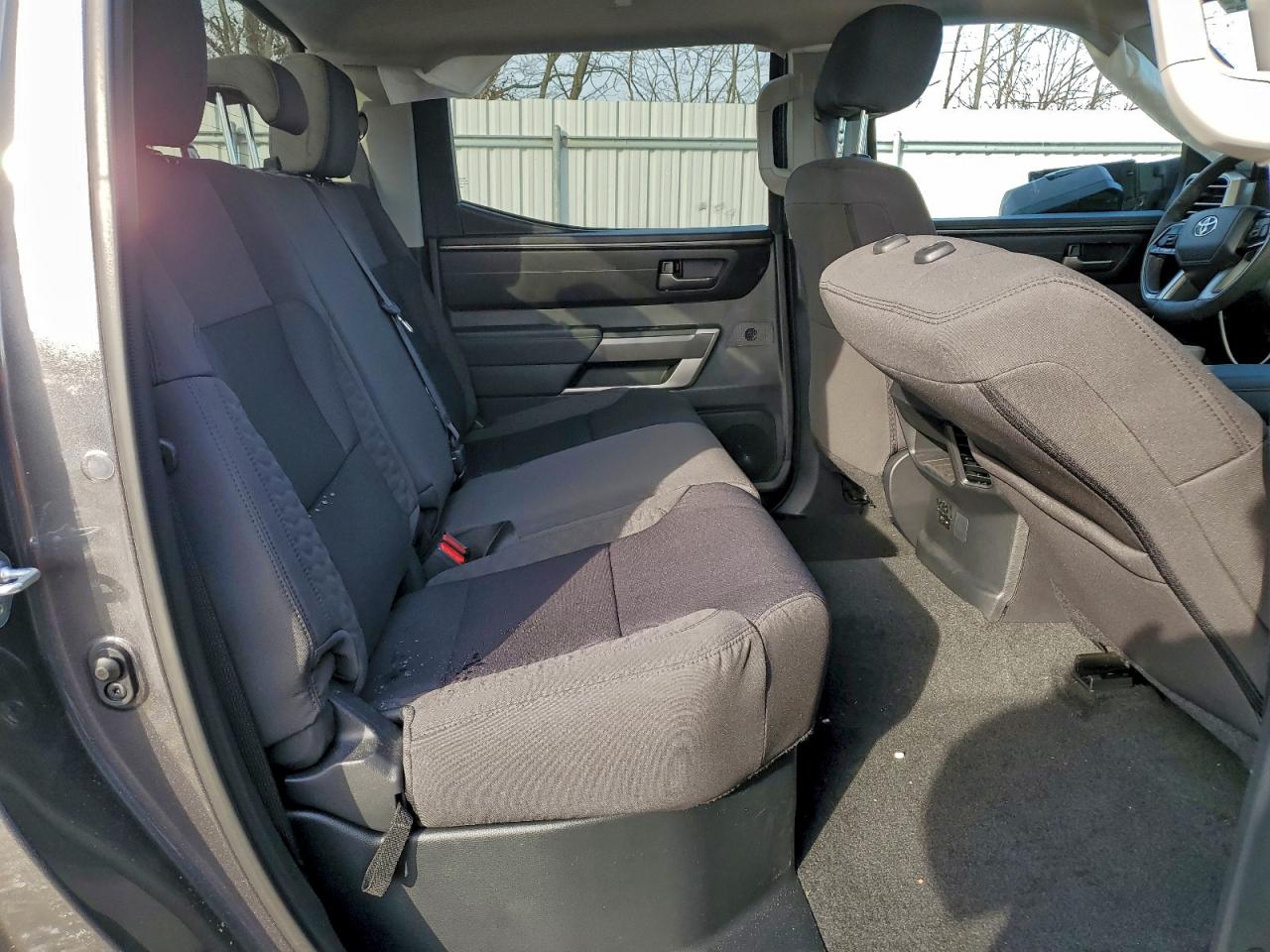 Toyota Tundra Crewmax Sr5 Image 5