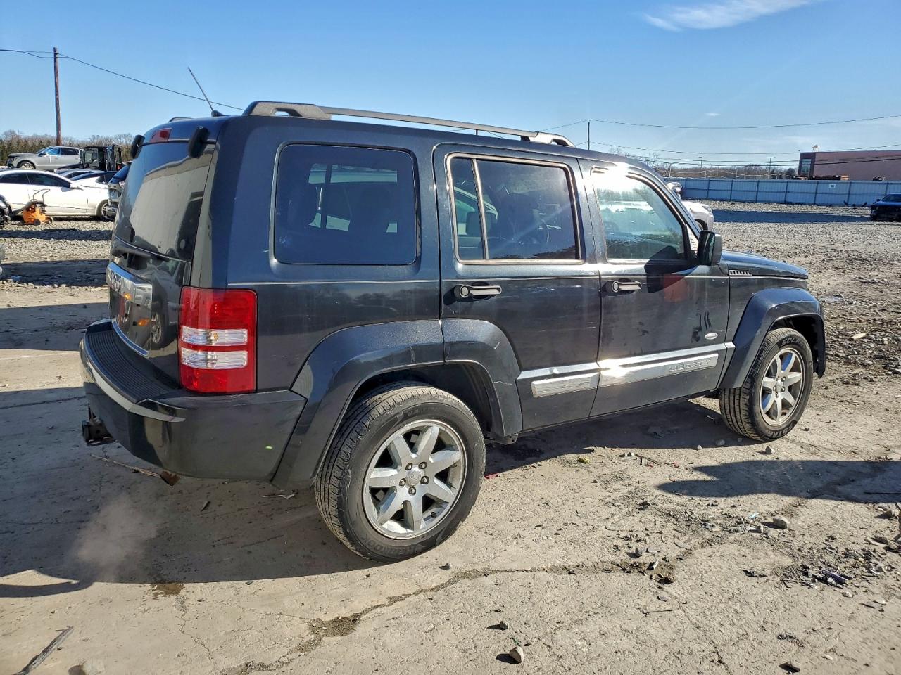 Jeep Liberty Sport Image 2