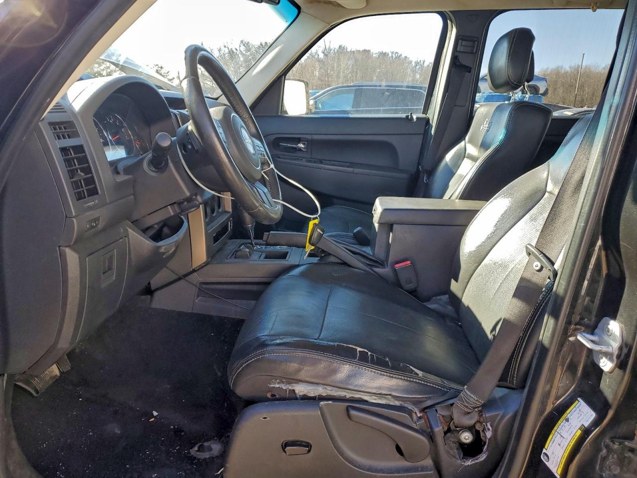 Jeep Liberty Sport Image 5