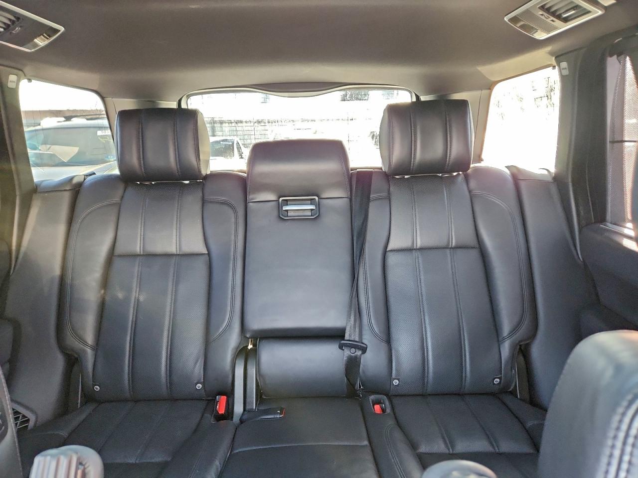 Land Rover Range Rover Supercharged Image 8