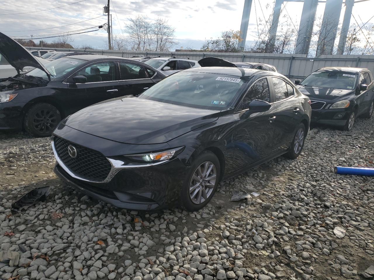 Mazda 3 Image 1