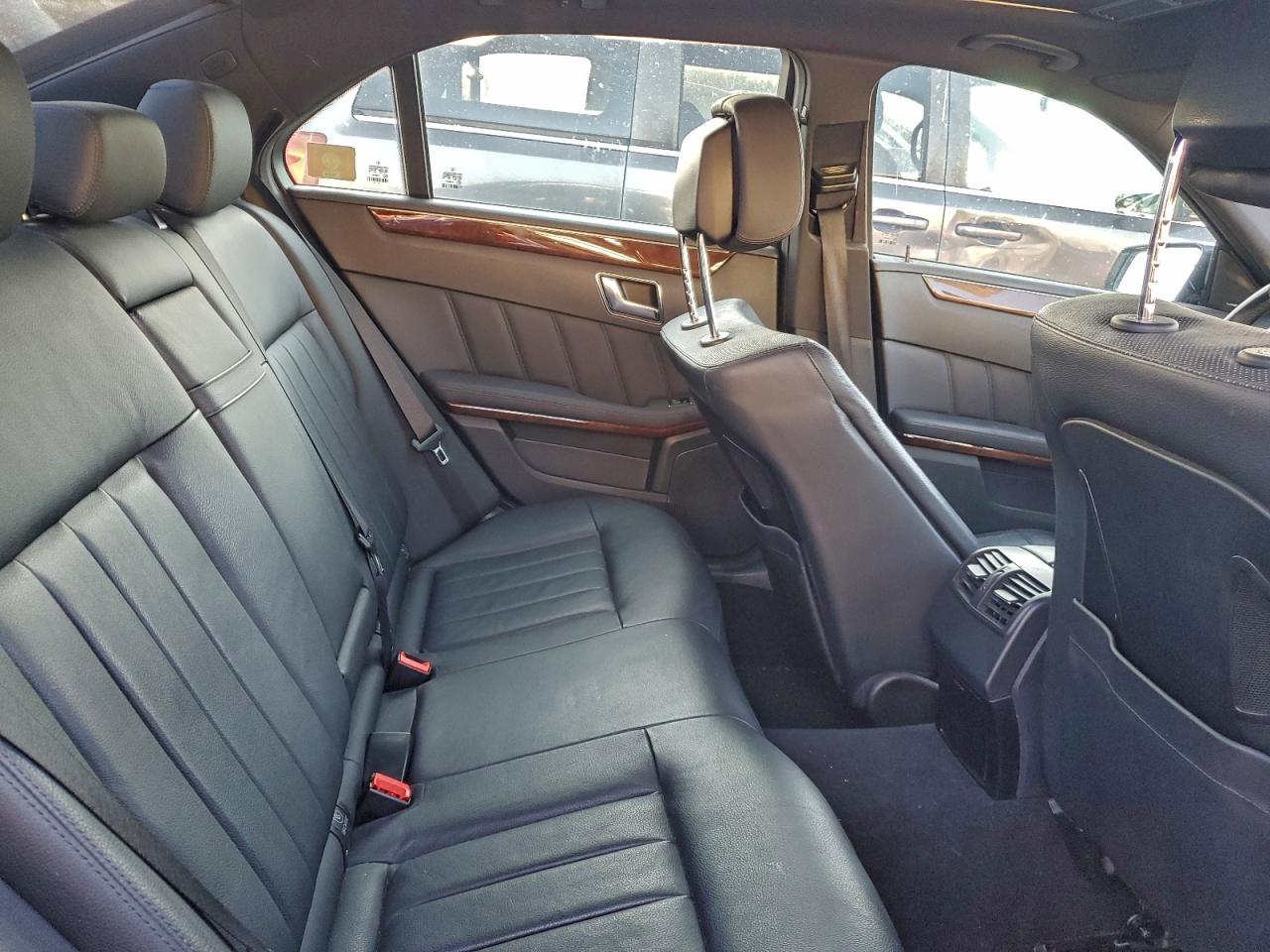 Mercedes-Benz E-Class 550 4matic Image 7