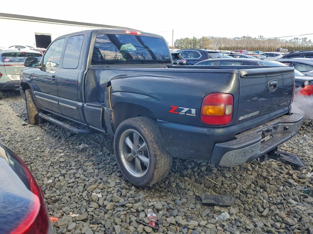 Chevrolet Silverado K1500 Image 3