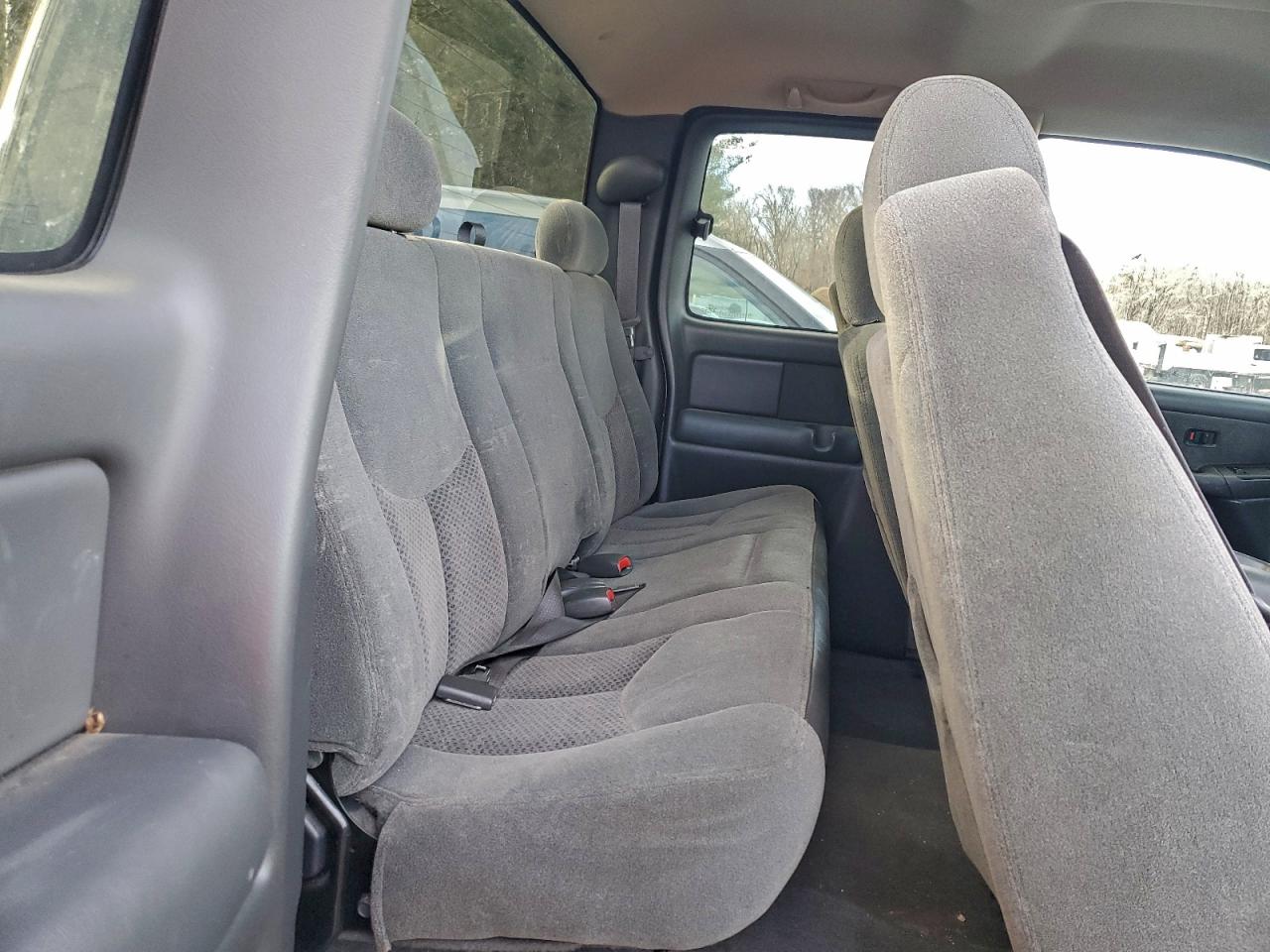 Chevrolet Silverado K1500 Image 9