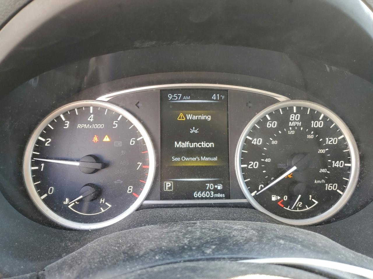 Nissan Sentra S Image 4