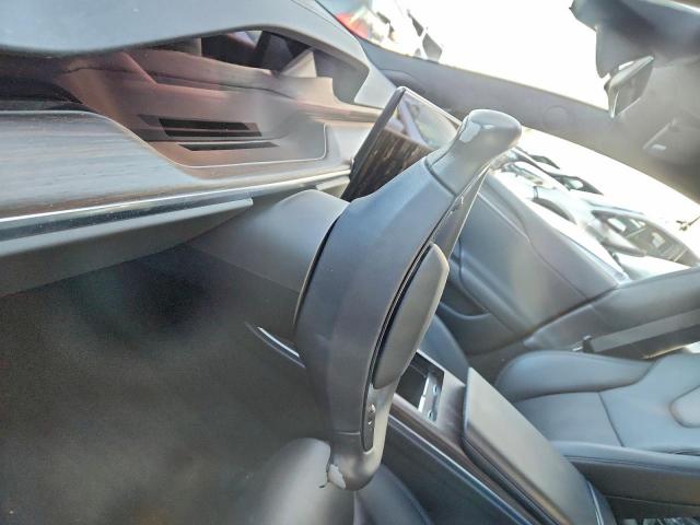 Tesla Model S Image 11