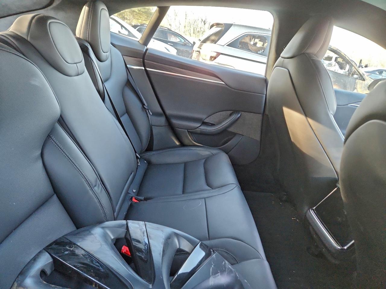 Tesla Model S Image 6