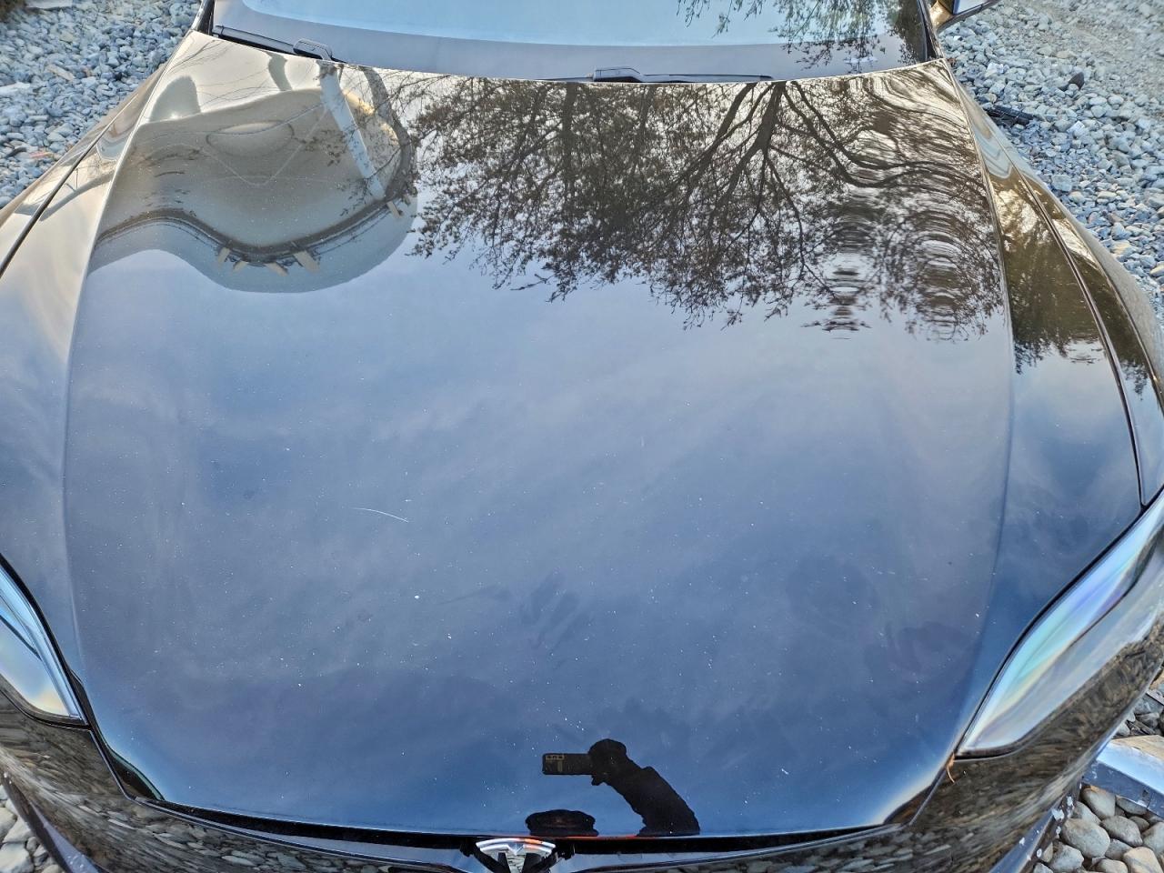 Tesla Model S Image 8