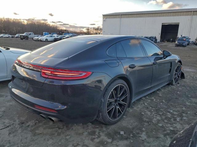 Porsche Panamera 4s Image 11