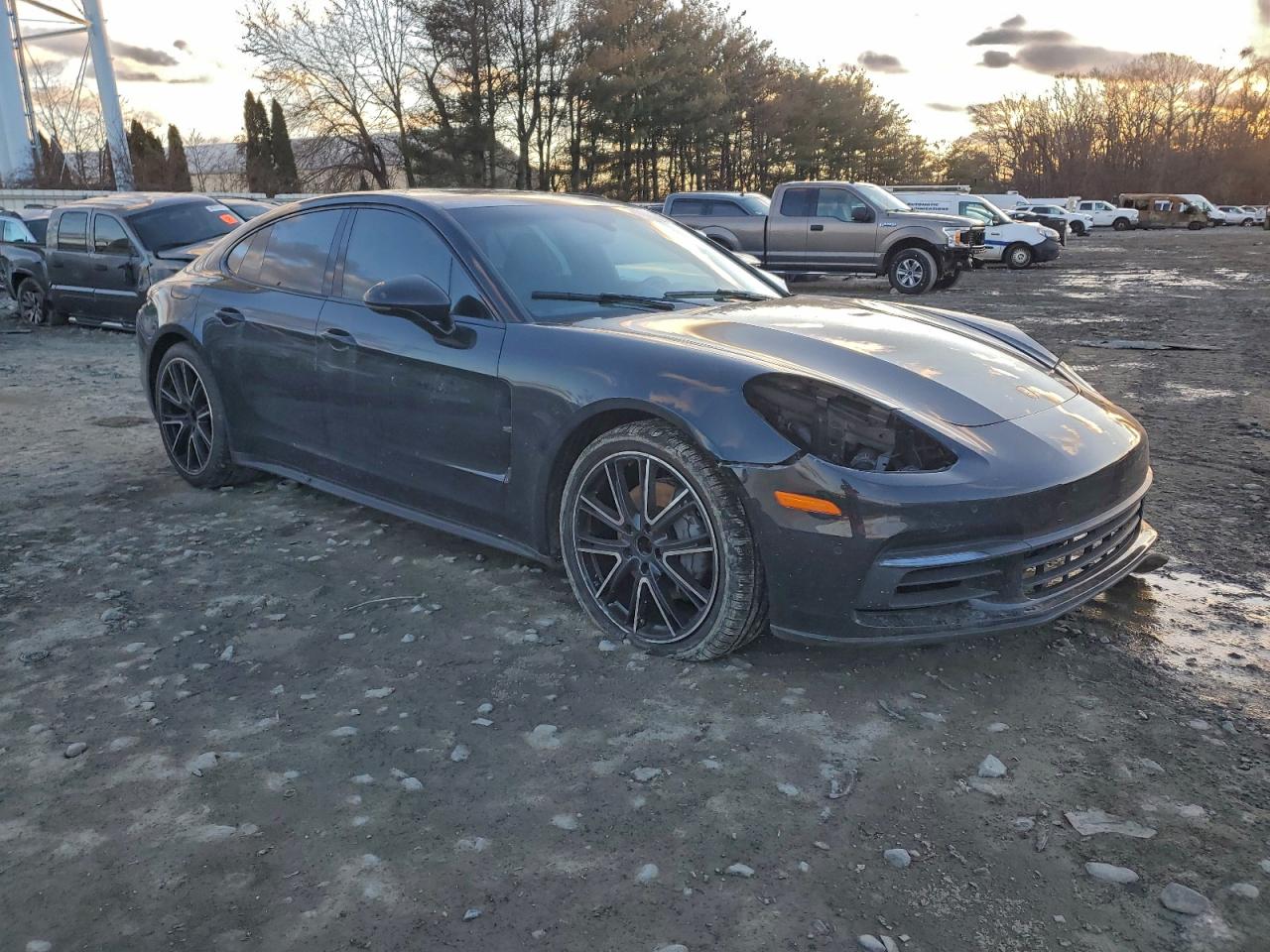 Porsche Panamera 4s Image 9