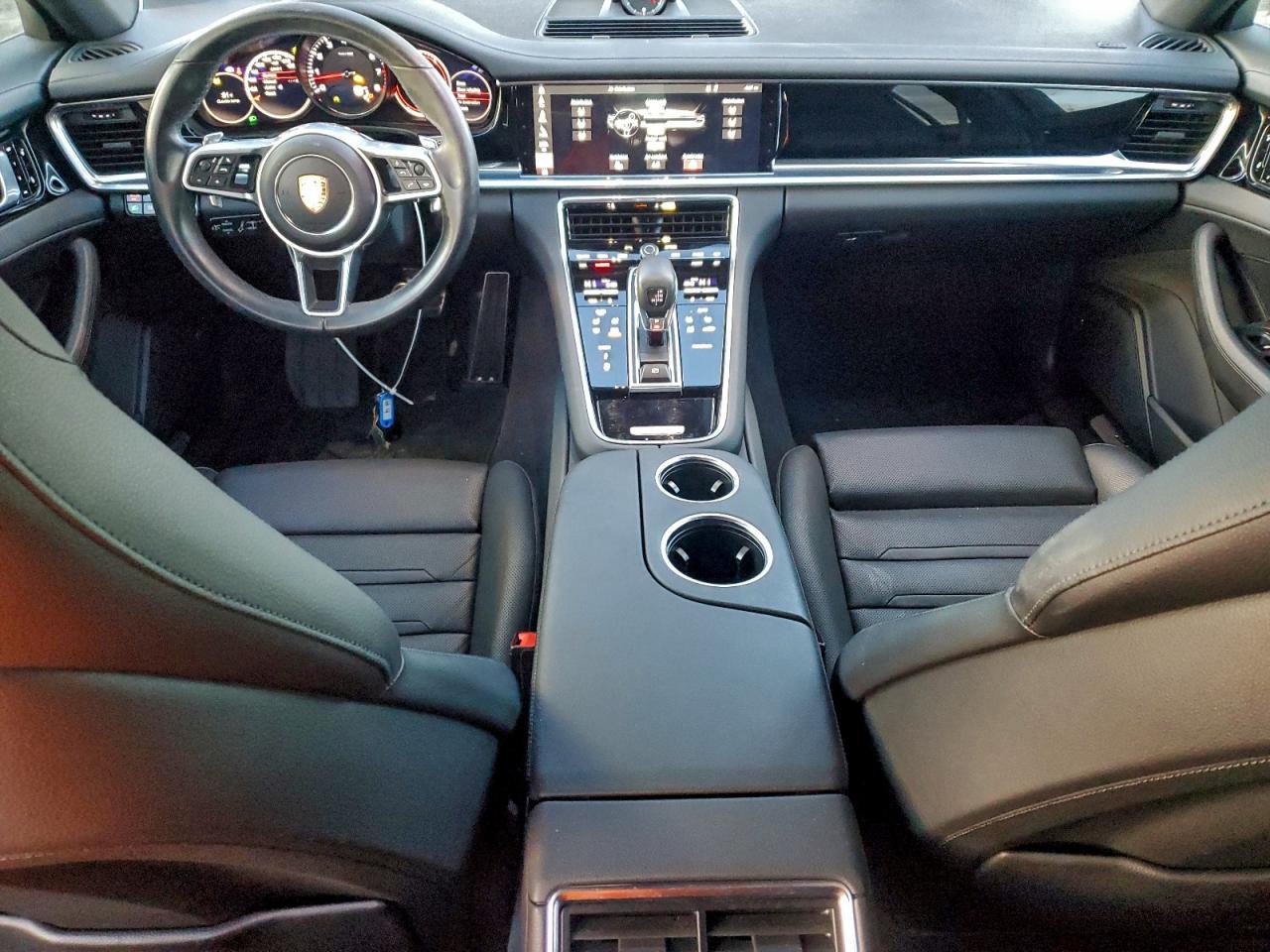 Porsche Panamera 4s Image 5