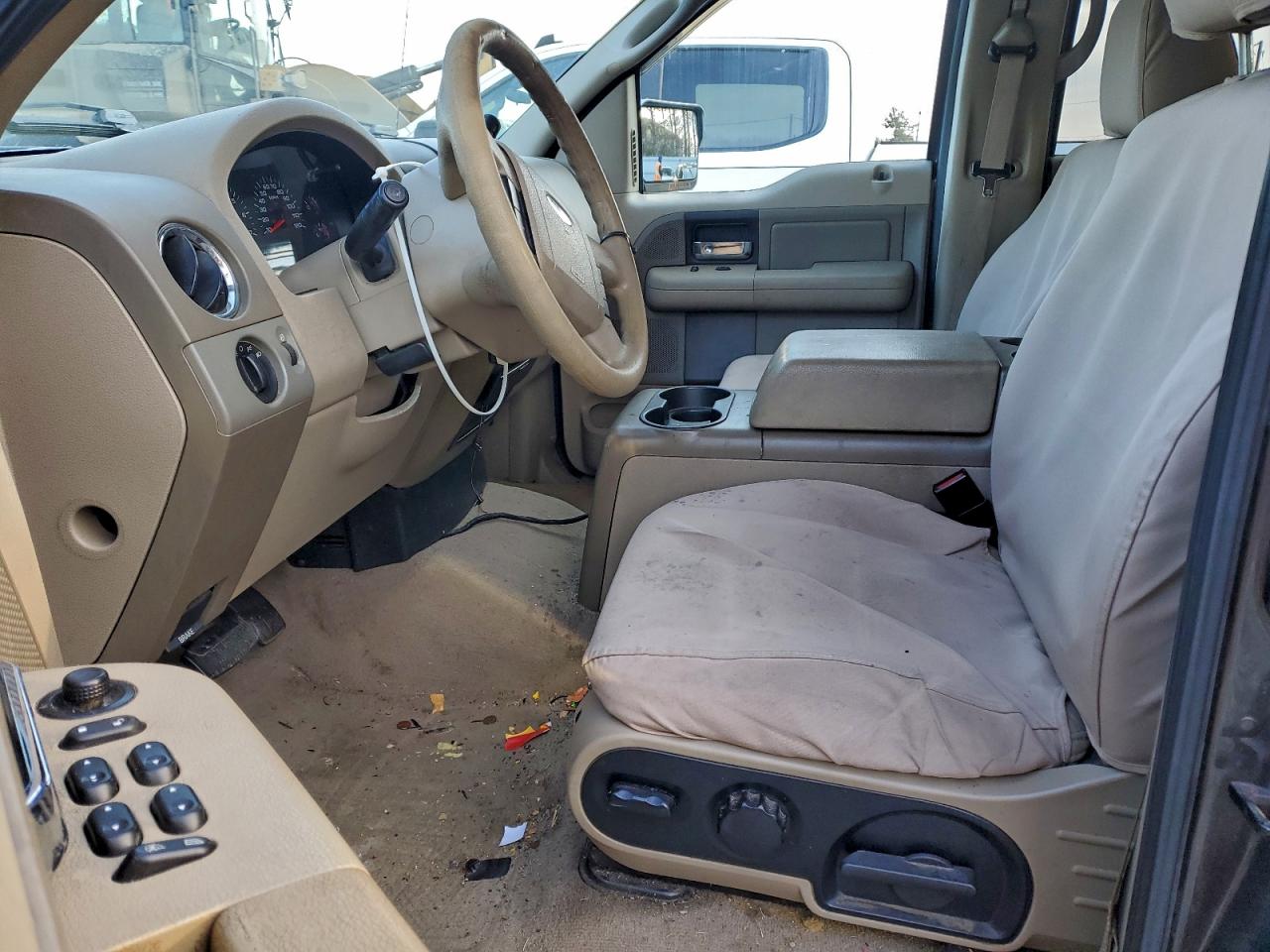 Ford F-150 Supercrew Image 6