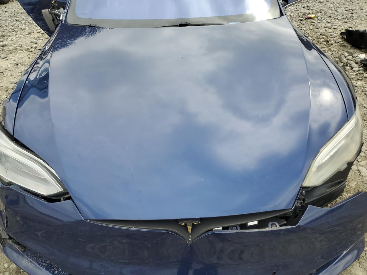 Tesla Model S Image 2