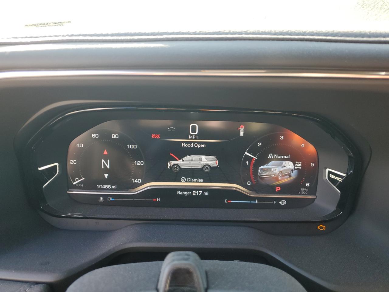 GMC Yukon Denali Image 12