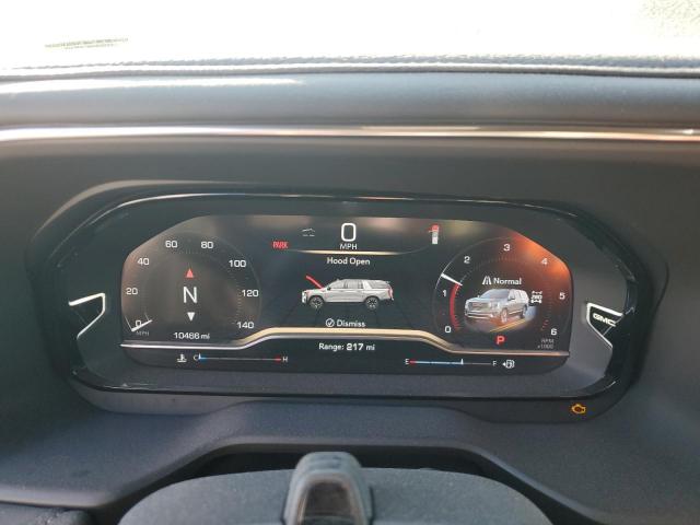 GMC Yukon Denali Image 12