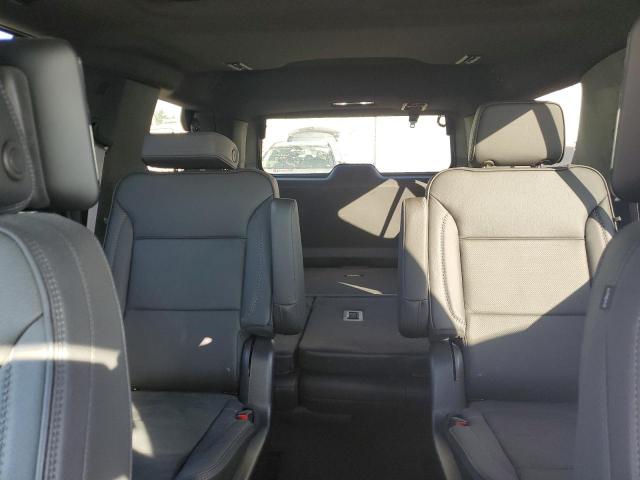 GMC Yukon Denali Image 13