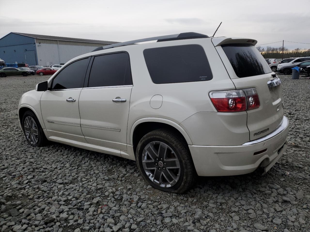 GMC Acadia Denali Image 8