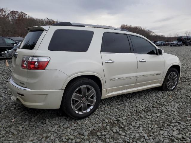 GMC Acadia Denali Image 11