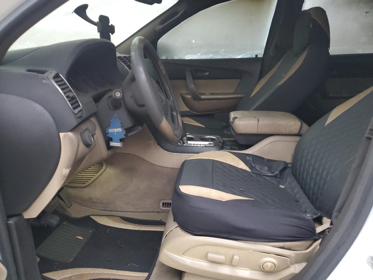 GMC Acadia Denali Image 3