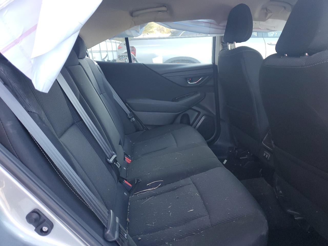 Subaru Legacy Premium Image 5