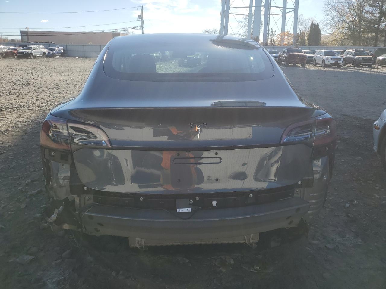Tesla Model 3 Image 5