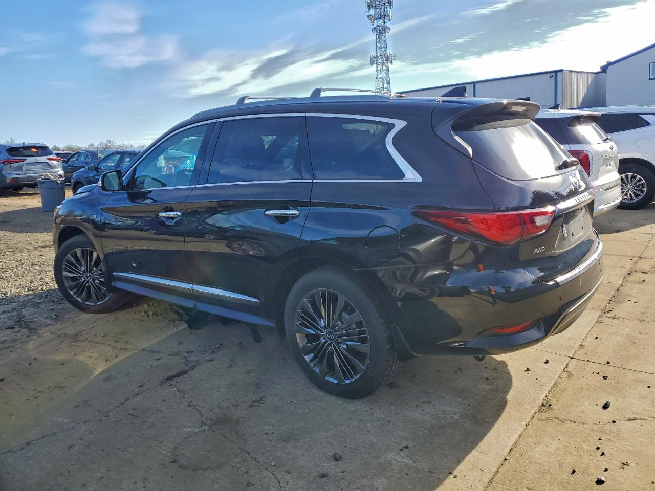 INFINITI Qx Luxe Image 4