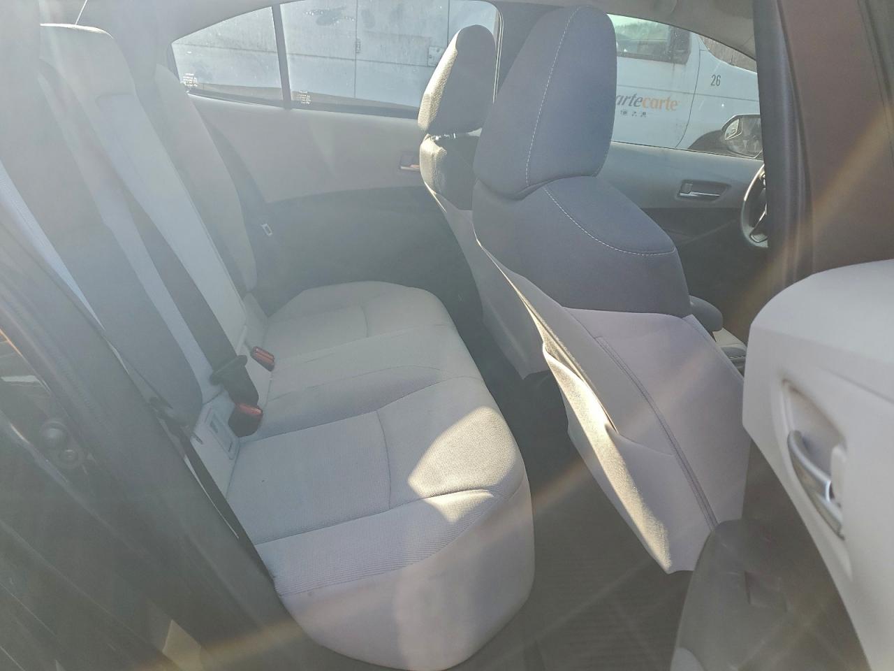 Toyota Corolla Le Image 10