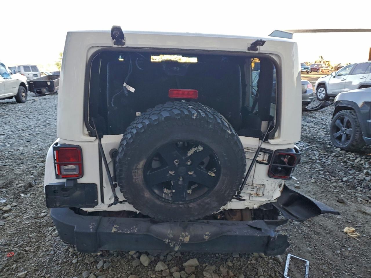 Jeep Wrangler Sahara Image 8
