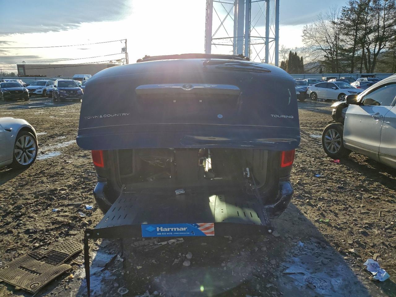 Chrysler Minivan Touring Image 7