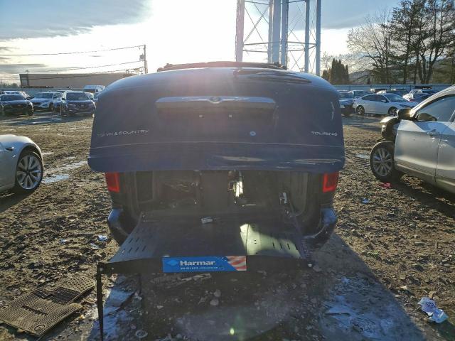 Chrysler Minivan Touring Image 7