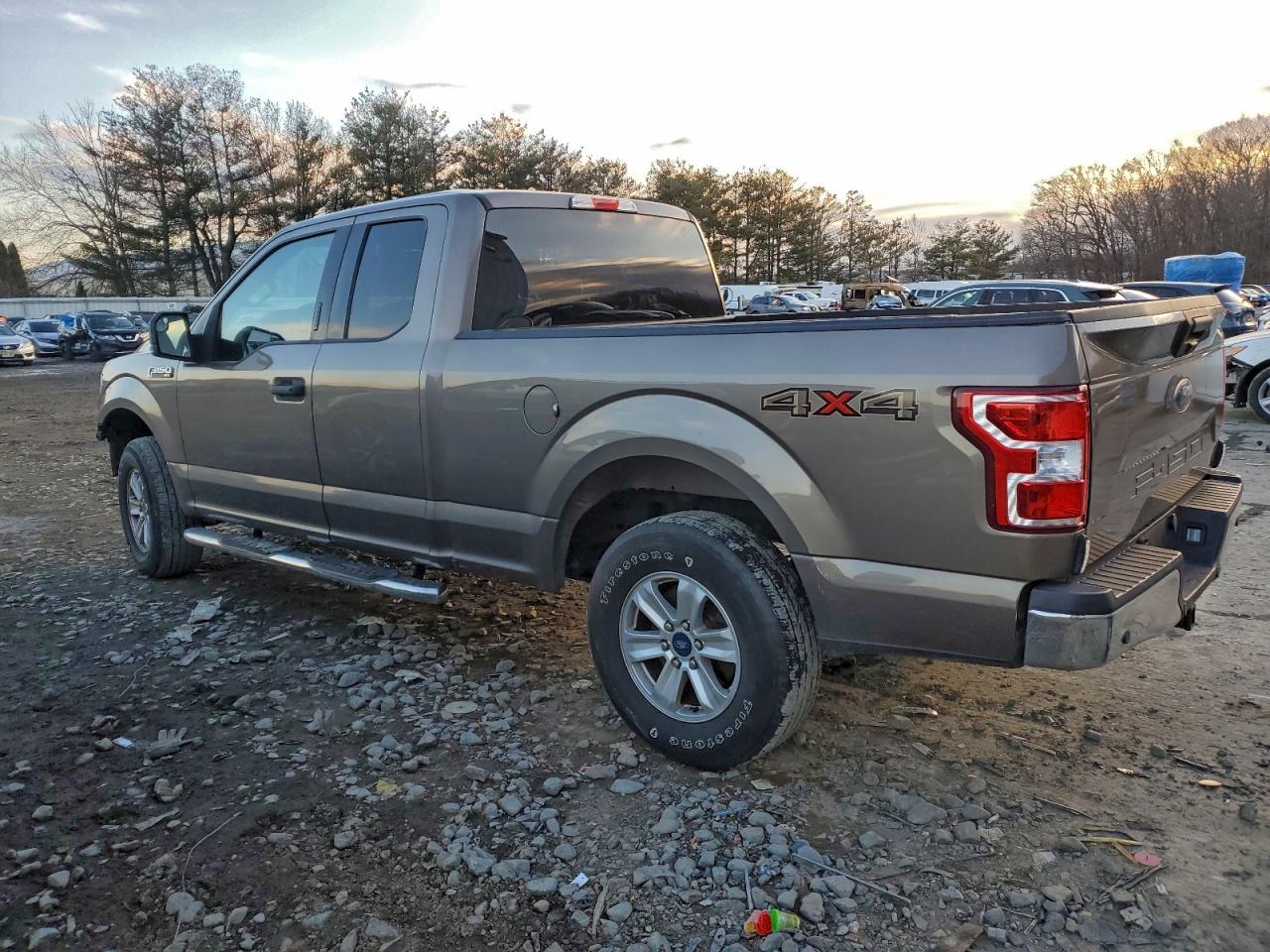 Ford F-150 Super Cab Image 3