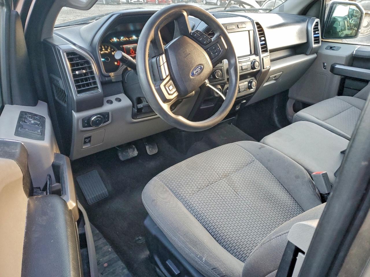 Ford F-150 Super Cab Image 7