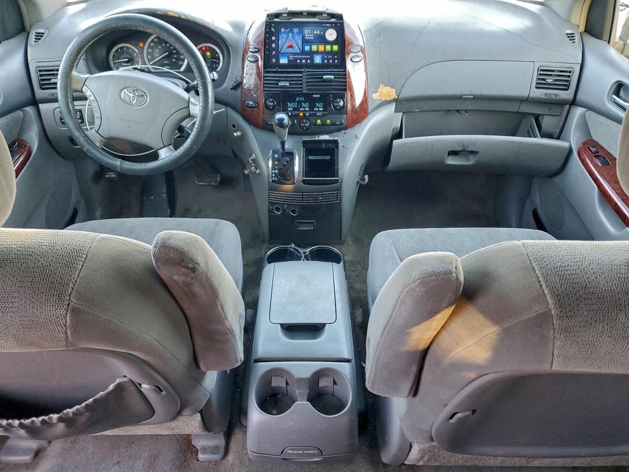 Toyota Sienna Xle Image 12