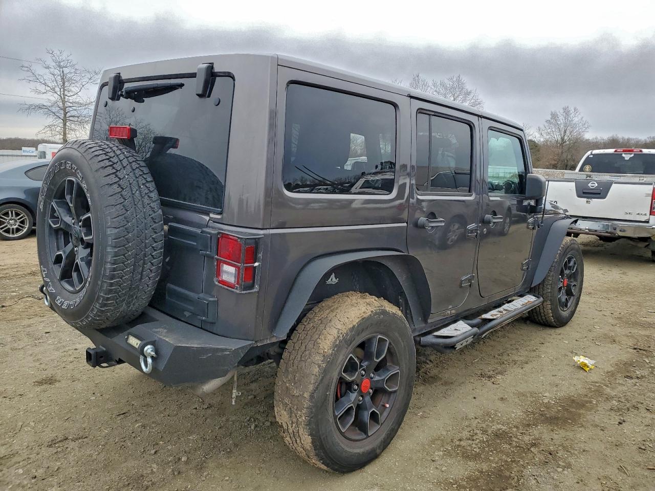 Jeep Wrangler Sahara Image 12