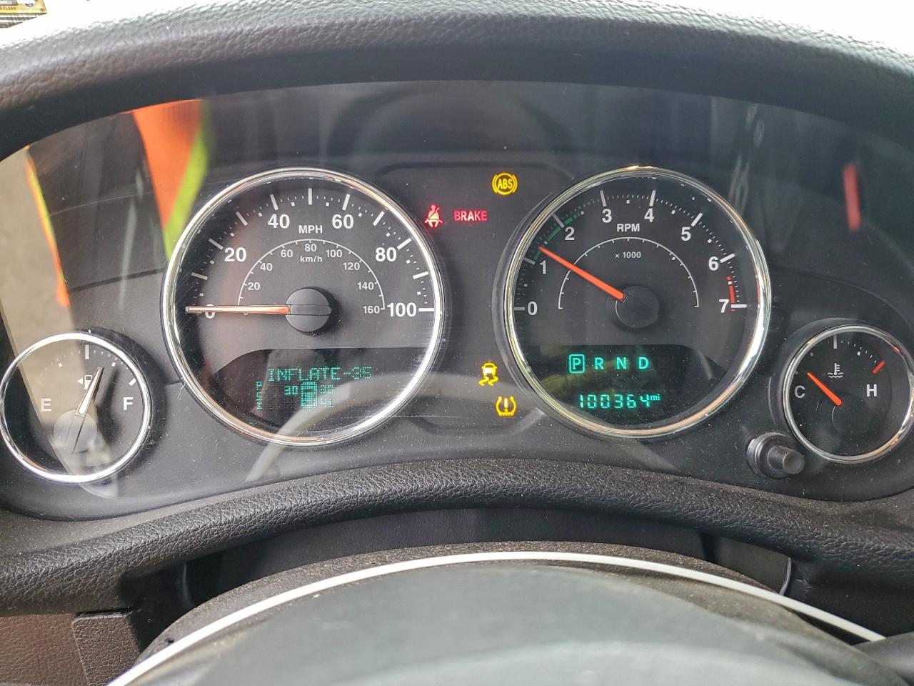 Jeep Wrangler Sahara Image 6